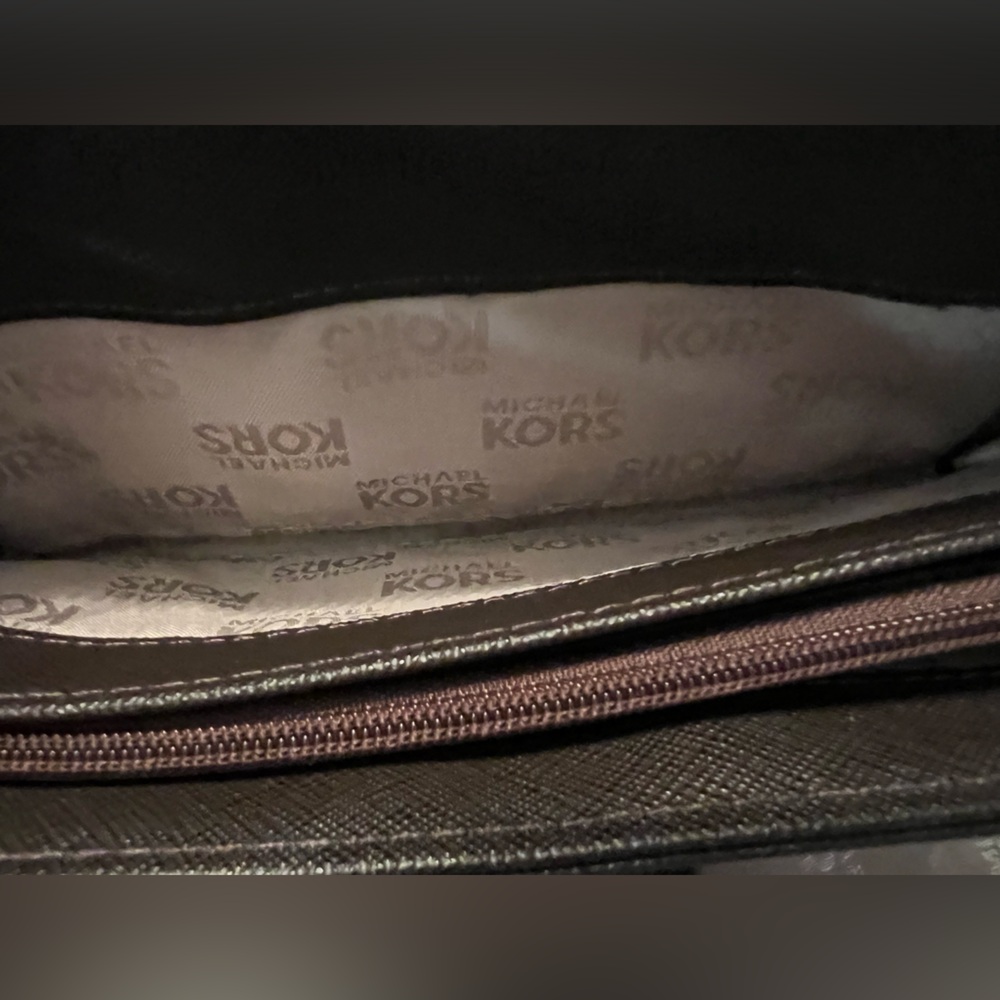 Michael Kors Signature Continental Wallet/Wristlet - LIKE NEW! - Picture 9 of 13